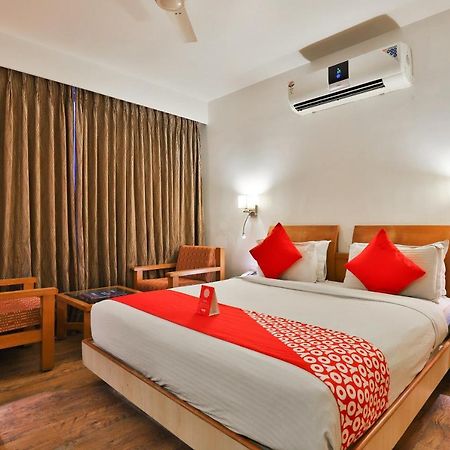 Oyo 1123 Hotel Rock Regency Ahmedabad Ngoại thất bức ảnh