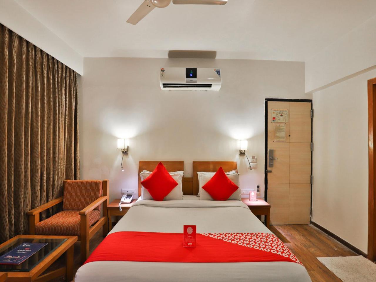 Oyo 1123 Hotel Rock Regency Ahmedabad Ngoại thất bức ảnh
