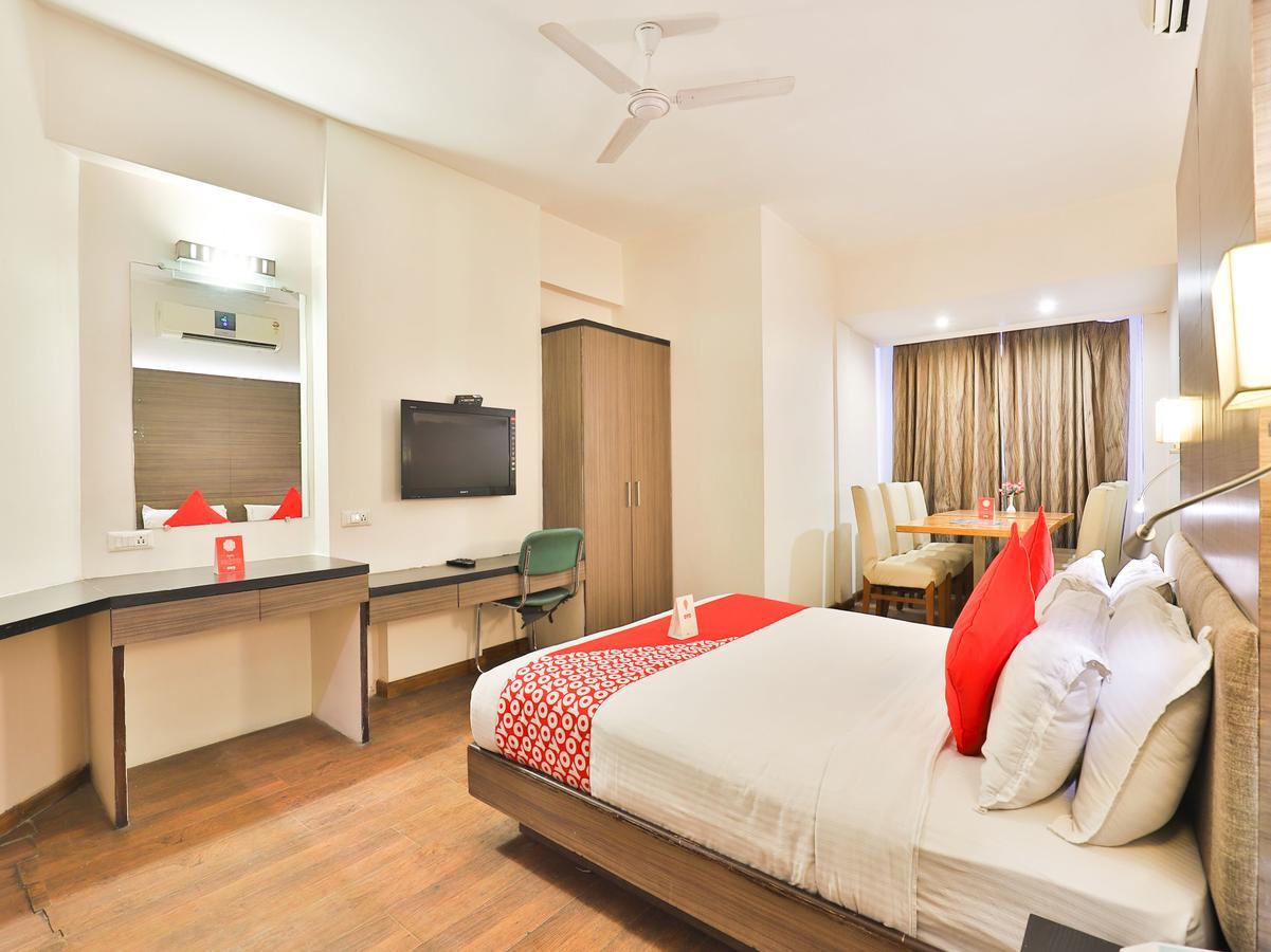 Oyo 1123 Hotel Rock Regency Ahmedabad Ngoại thất bức ảnh