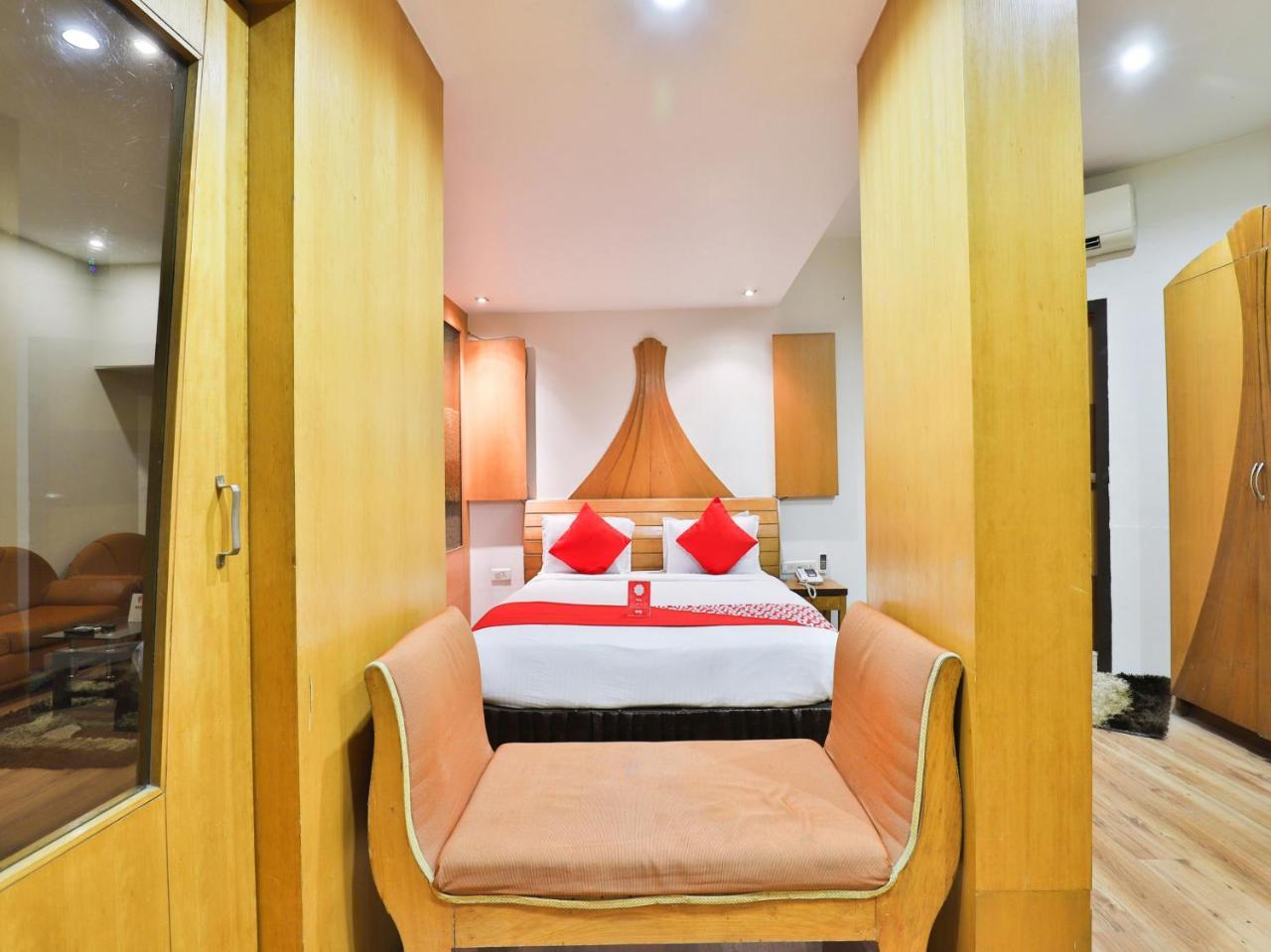 Oyo 1123 Hotel Rock Regency Ahmedabad Ngoại thất bức ảnh