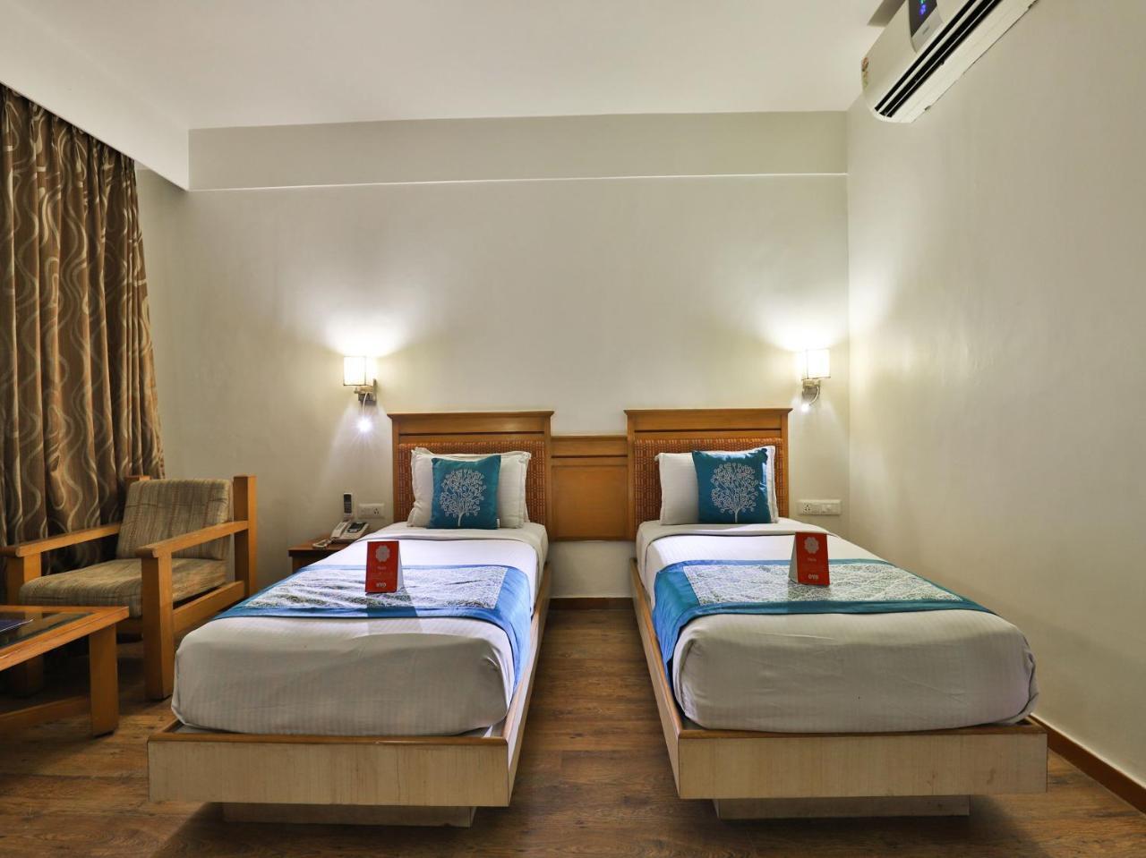 Oyo 1123 Hotel Rock Regency Ahmedabad Ngoại thất bức ảnh