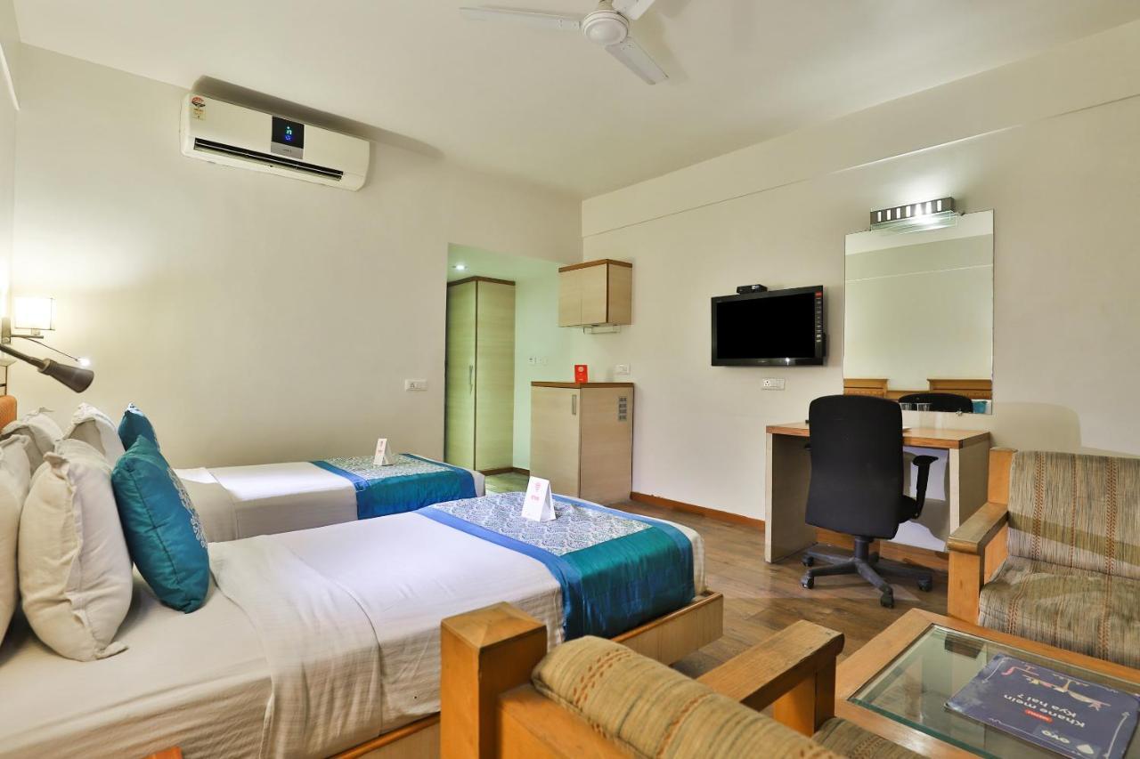 Oyo 1123 Hotel Rock Regency Ahmedabad Ngoại thất bức ảnh