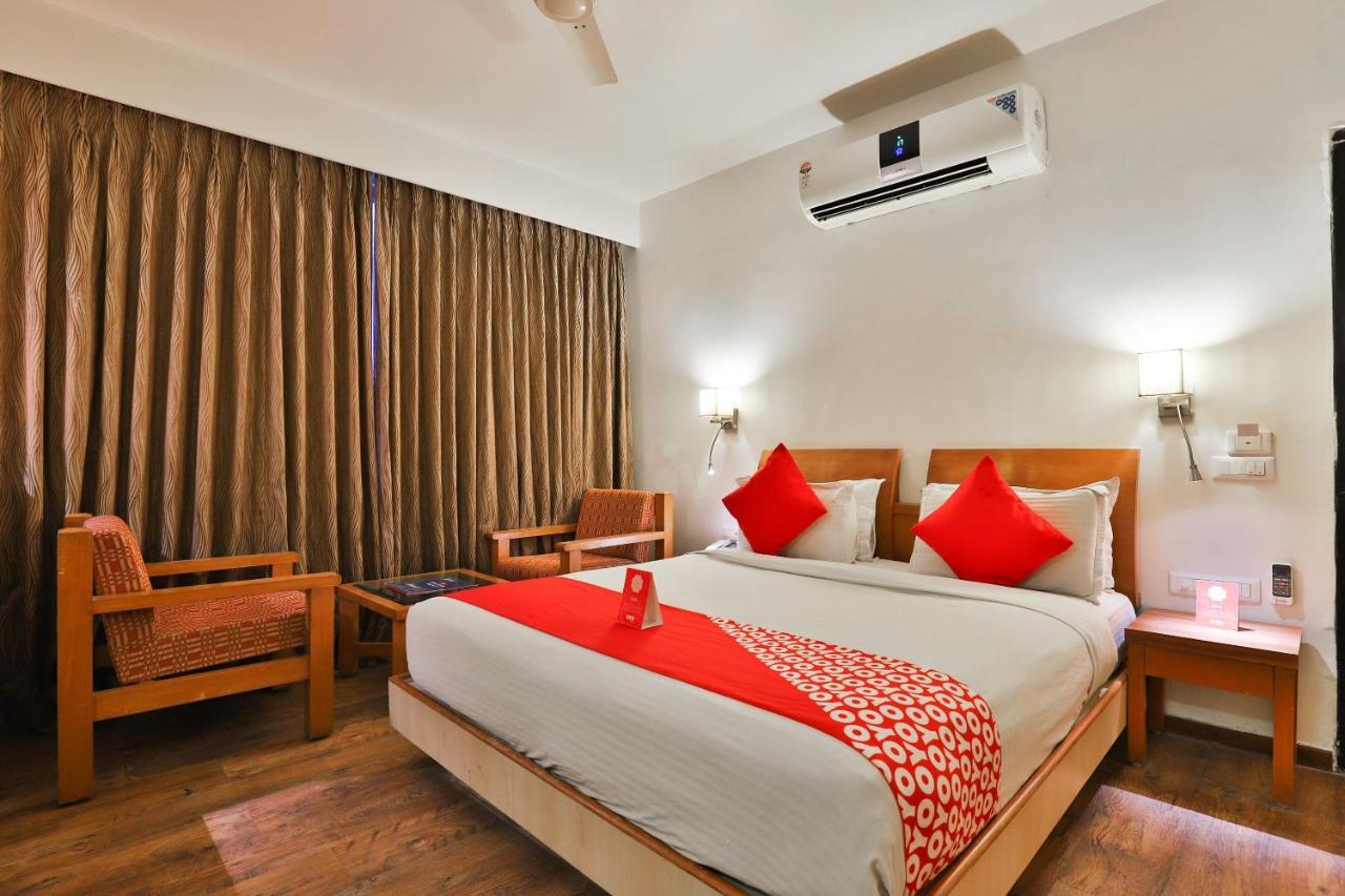 Oyo 1123 Hotel Rock Regency Ahmedabad Ngoại thất bức ảnh