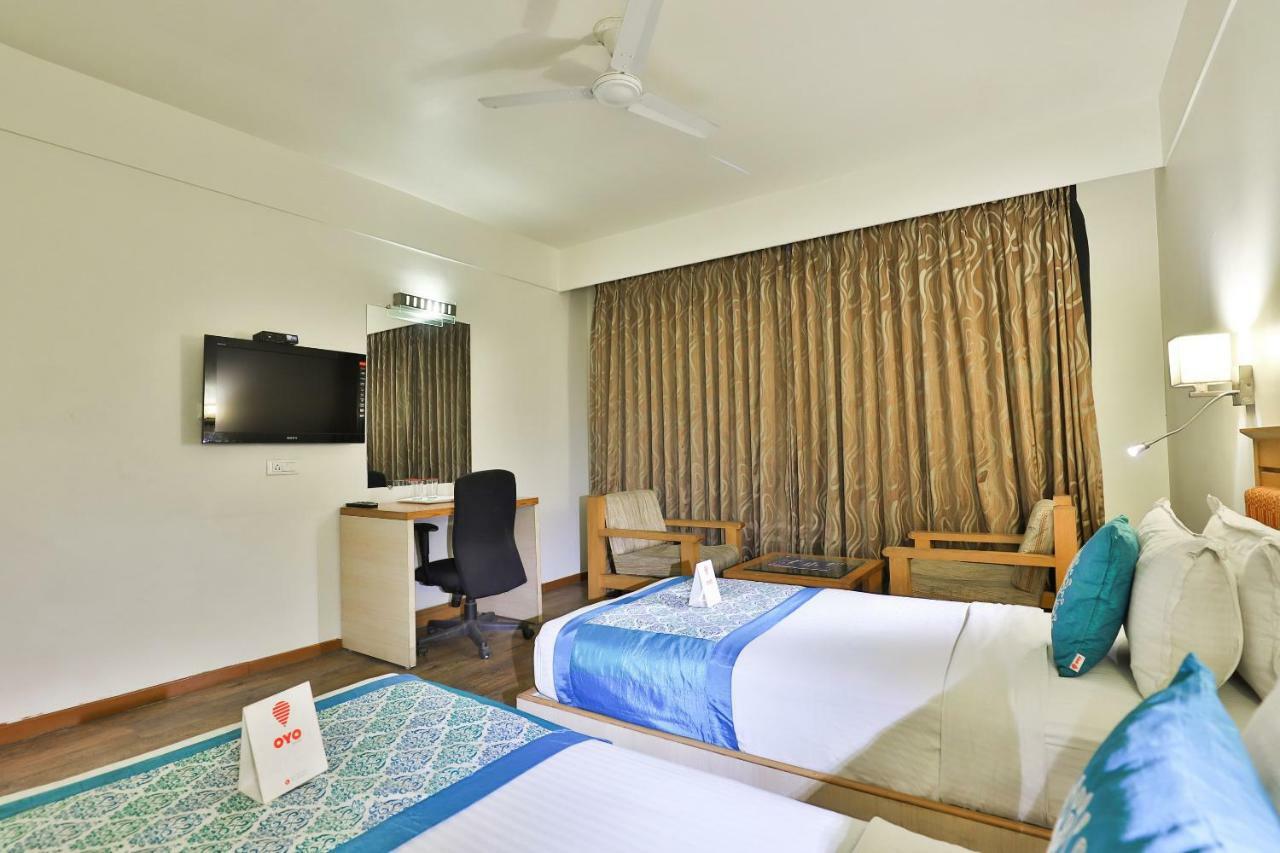 Oyo 1123 Hotel Rock Regency Ahmedabad Ngoại thất bức ảnh